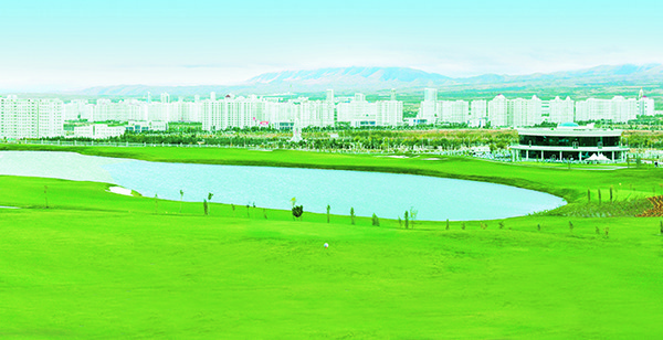 New golf-course in Ashgabat downtown