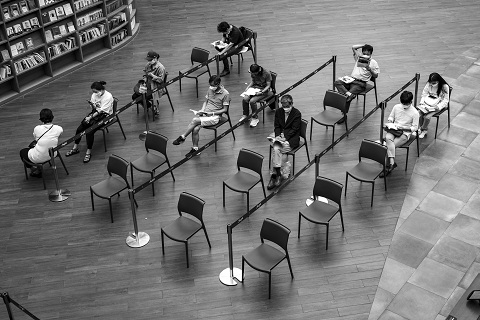 장려상_김현배_사회적 거리두기(코엑스 별마당 도서관)