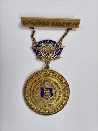 「서윤복 제51회 보스턴 마라톤 대회 우승메달」