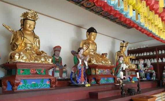 완주 송광사 목조석가여래삼존좌상 및 소조십육나한상 일괄