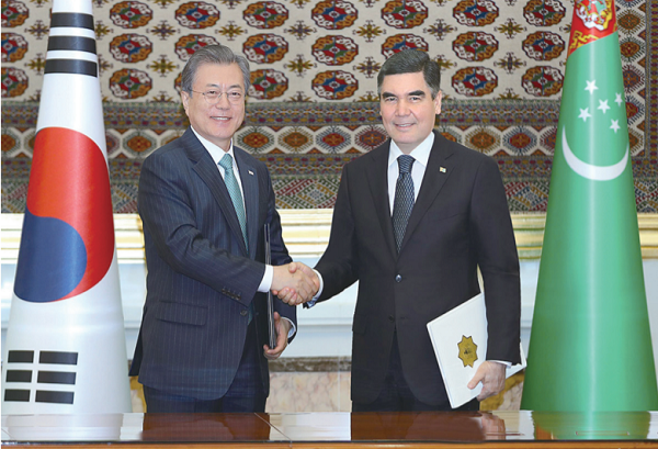 His Excellency Gurbanguly Berdimuhamedov, President of Turkmenistan, with His Excellency Moon Jaein, President of the Republic ofKorea, during his State Visit to Turkmenistan in April, 2019