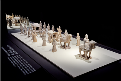 뤄양시 출토 의장 행렬 도용