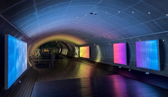 통로전시 - 한강의 초상