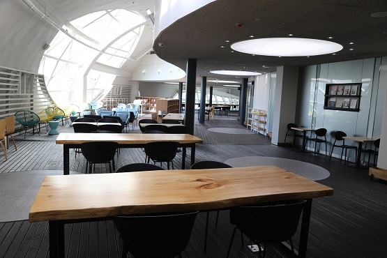 뚝섬 자벌레(서울생각마루) 내부