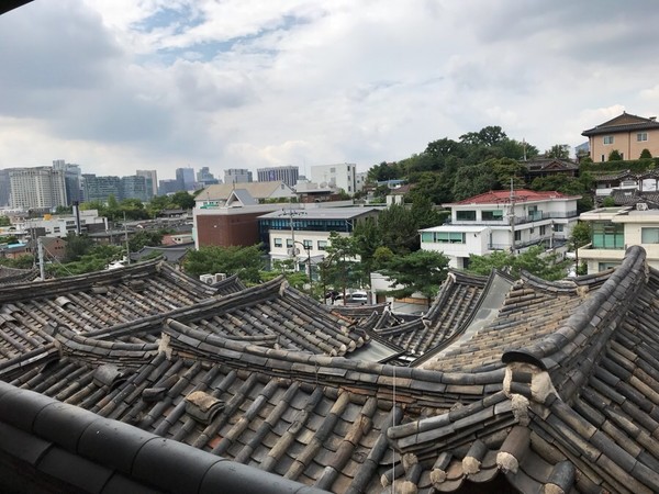 북촌 한옥청에서 보이는 가회동 전경