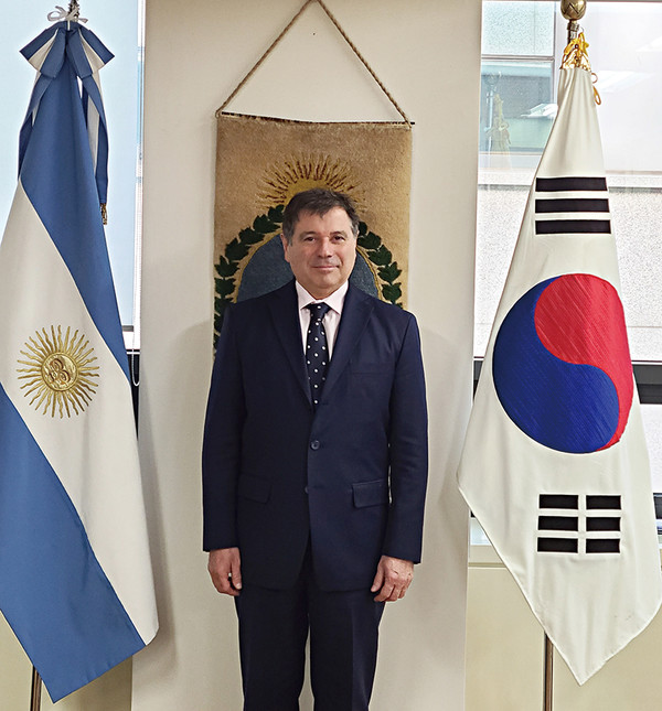 H.E. Alfredo Bascou Ambassador of Argentina