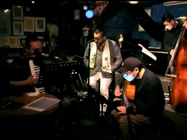 테너 서하주노의 공연 모습