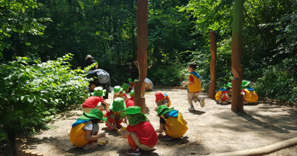 서초구 방배근린공원 유아숲체험원(흙놀이)/서울시=사진