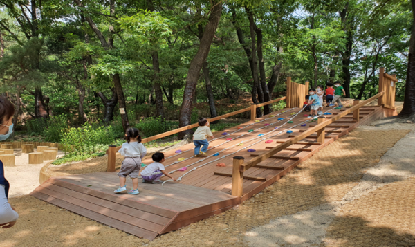 서초구 방배근린공원 유아숲체험원(흙놀이)/서울시=사진