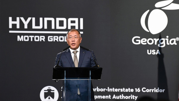 Hyundai Motor Group Chairman Chung Eui-sun delivers a commemorative speech at the groundbreaking ceremony for Hyundai Motor Group's new Georgia plant (HMGMA). (Source: Hyundai Motor Group)