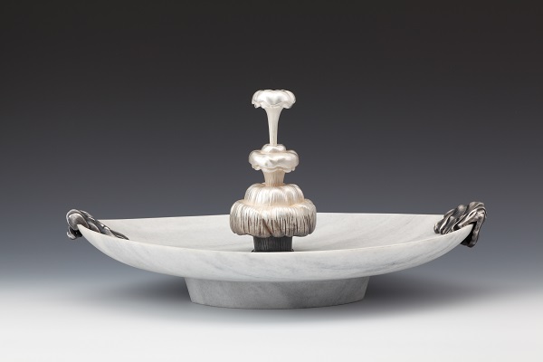 십장생과의 여행-수·수(水·壽), 2007, 은(92.5), 여산 석회석, 29.5x47.8x23.8cm/서울공예박물관=사진