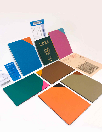 11월 문화행사 상품-여권 지갑(케이스) 1종/문화재청=사진