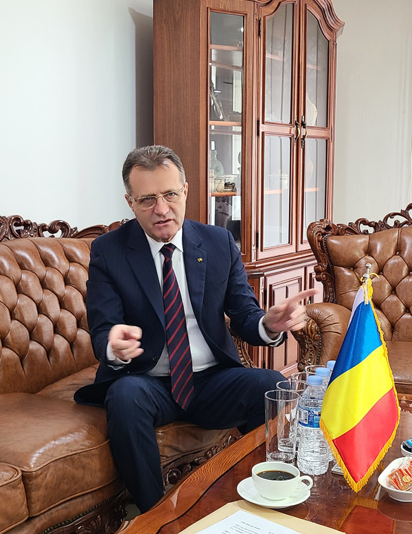 H.E. Cezar-Manole Armeanu, Ambassador of Romania