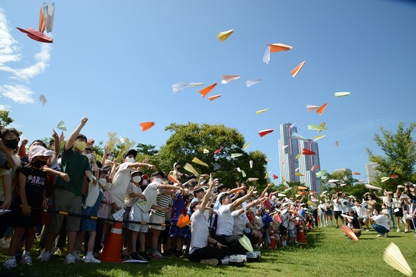 한강 종이비행기 축제(2022)/서울시=사진
