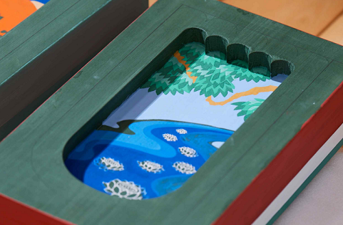 ‘빛깔을 쌓아 건네는 시간’_걸음을 쌓다350× 220× 80mm/ 나무, 천연안료, 옻칠/문화재청=사진