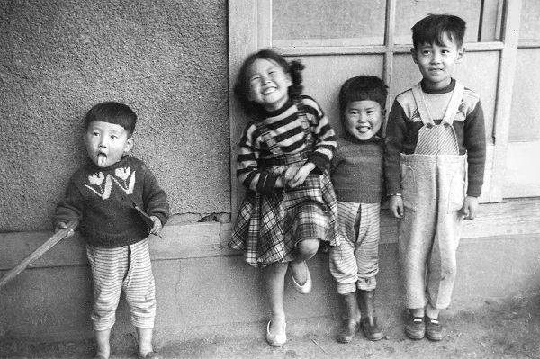 가회동 골목 아이들(1953)/서울역사박물관=사진