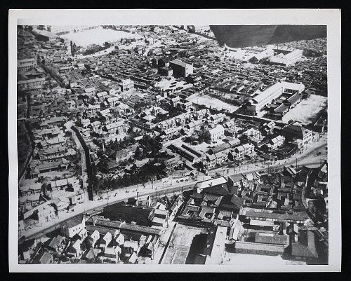  위에서 내려다 본 안국동 일대(1950.6.26.), 뉴욕 월드 텔레그램&선 컬렉션/서울시=사진