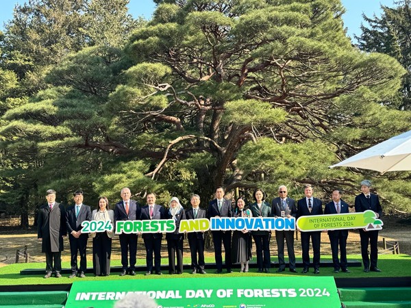 Guests participating in the “Forests and Innovation – New Innovations for a Better World” celebration event. (Photo=Embassy of Kazakhstan in Korea)