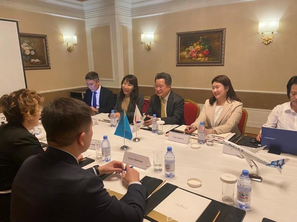 Kazakh officials attending aviation talks (Photo=Embassy of Kazakhstan in Korea)