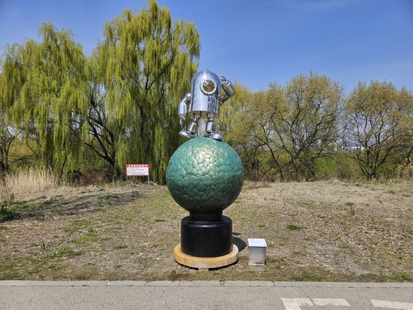 나인성, 바라보다 (사진제공=서울시)