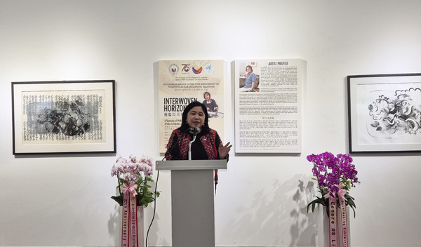 “융합의 지평선들" 작가 리셉션에서 테레사 디존-데 베가 대사님 축사 장면 (사진=주한필리핀대사관)