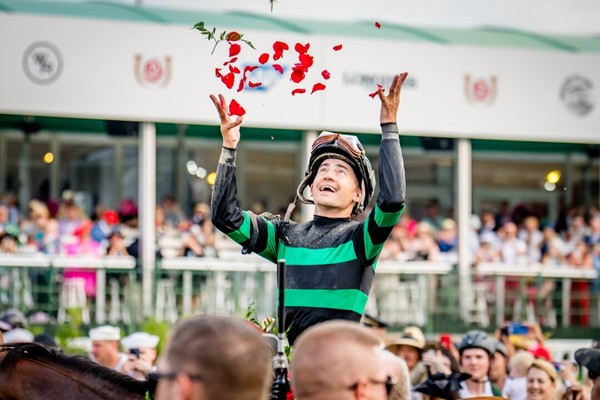 제150회 켄터키더비 우승기수 브라이언에르난데스 (사진출처=켄터키더비 공식HP)