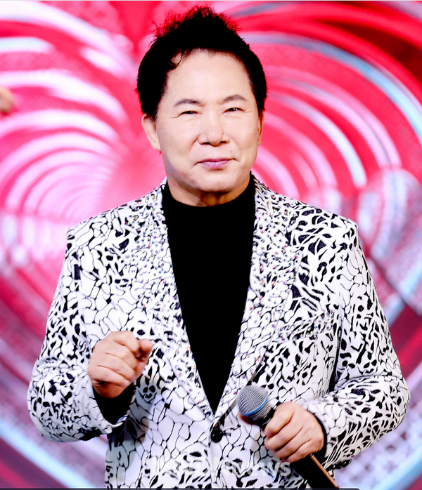 가수 이진관, '전국호남향우회 총연합회' 취임식 축하 공연!