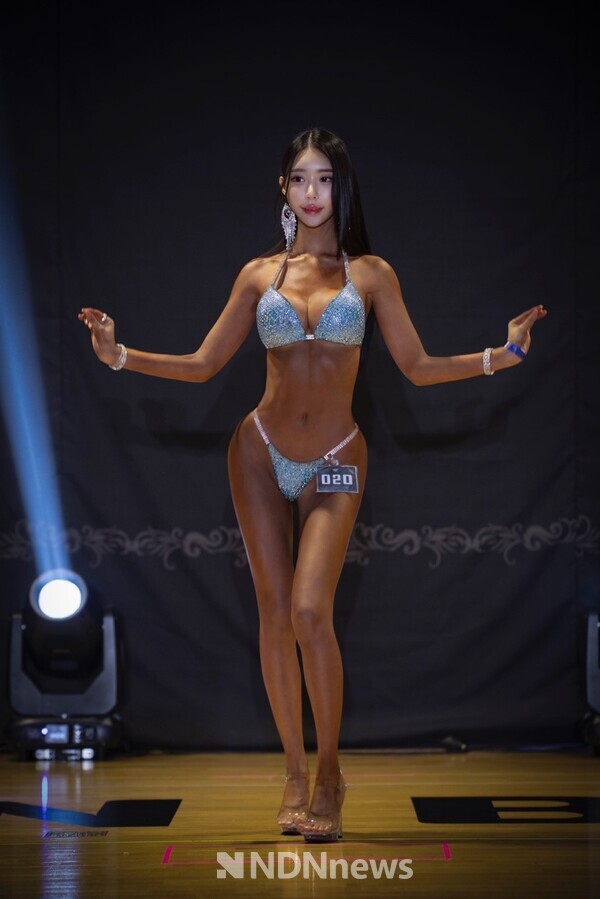 미즈비키니 그랑프리를 차지한 ‘머슬마니아의 꽃’ 박나은, 미공개 화보 / 사진제공 - 맥스큐