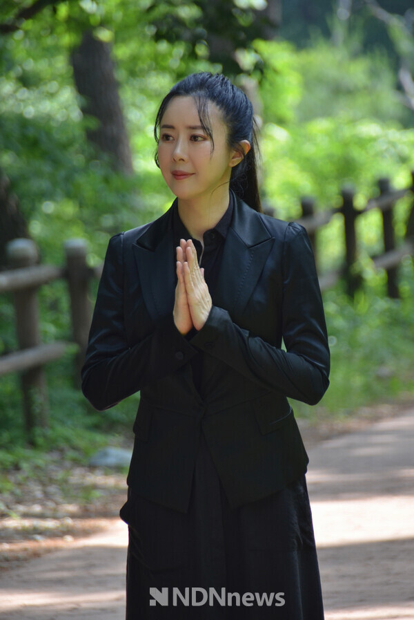 영화"아산번뇌"에서 감성적인 연기를 하고 있는 엄수빈, 스틸사진 공개 / 사진촬영 = 김인식 기자