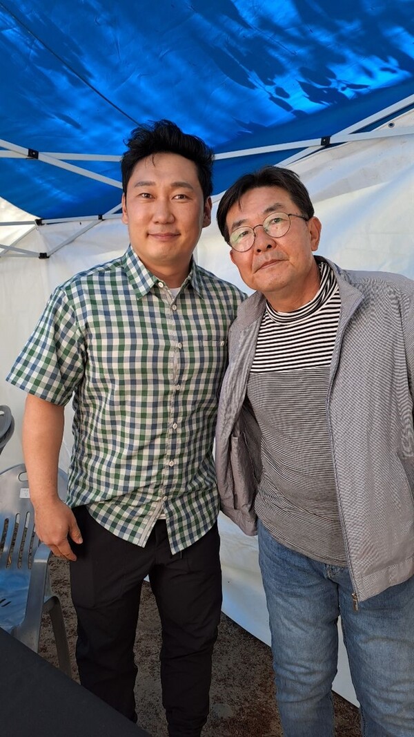 개그맨 이승윤과 기자