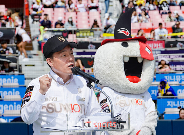 이재준 수원시장이 축사를 하고 있다.[사진=수원특례시]