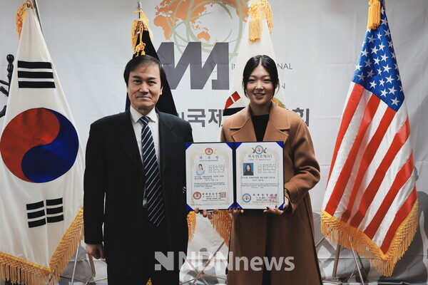 세계경호협회 이건찬 총재, 배우 손승현 홍보대사 위촉 기념사진 촬영 / 사진제공 에비수스포츠