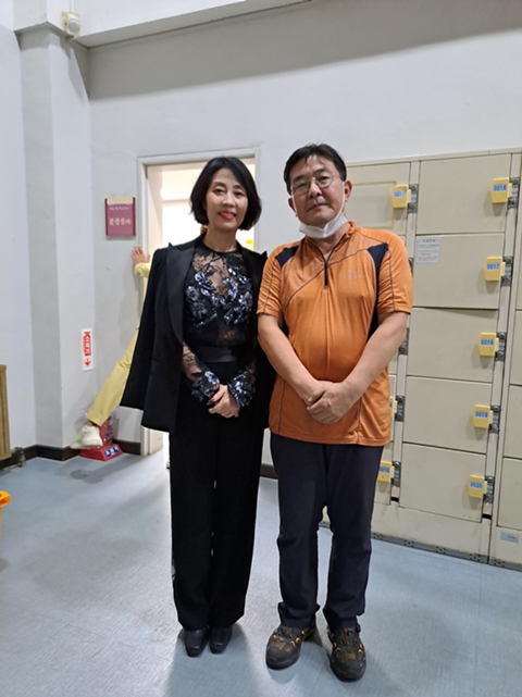 가수 민해경과 기자