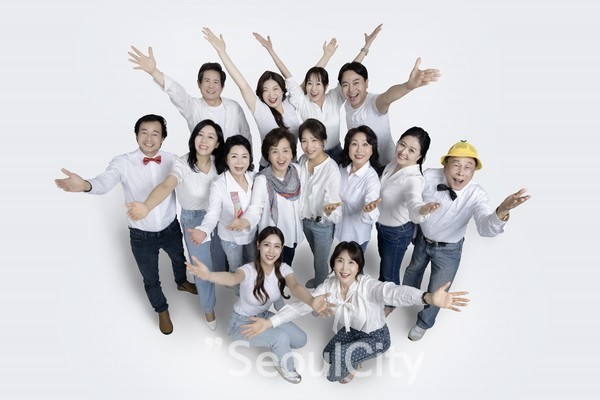 사진 / 연극 "여자만세2"(예술감독 최수종, 작 국민성, 연출 최성봉)에 출연중인 배우들