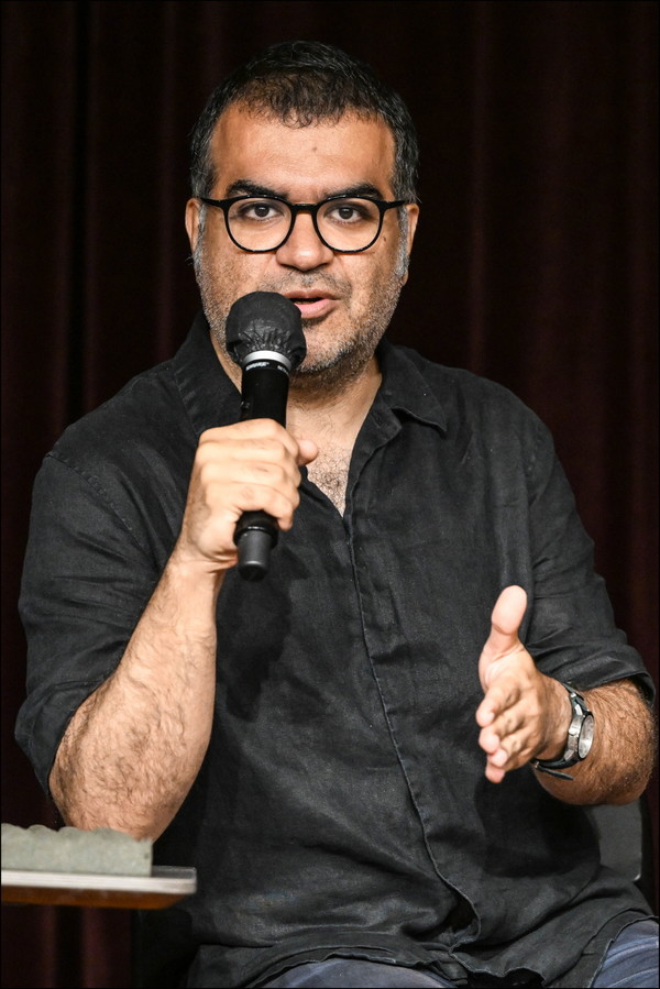 연출가 쿠헤스타니 질의응답 사진 (사진제공=세종문화회관)