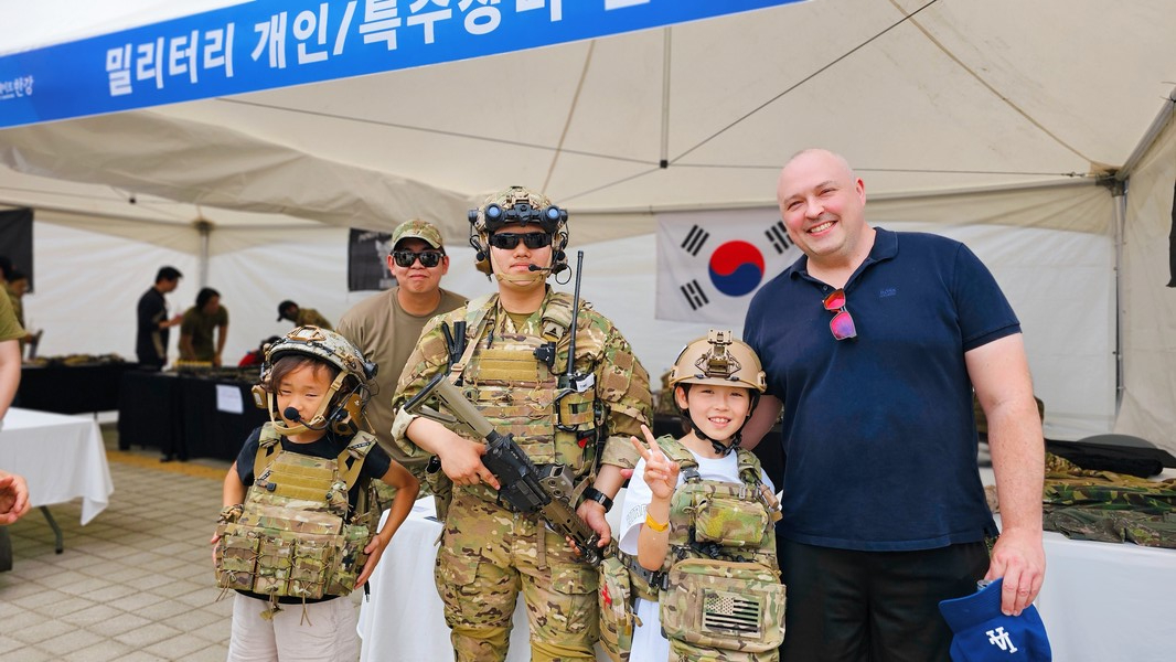 밀리터리 장비 전시 체험.