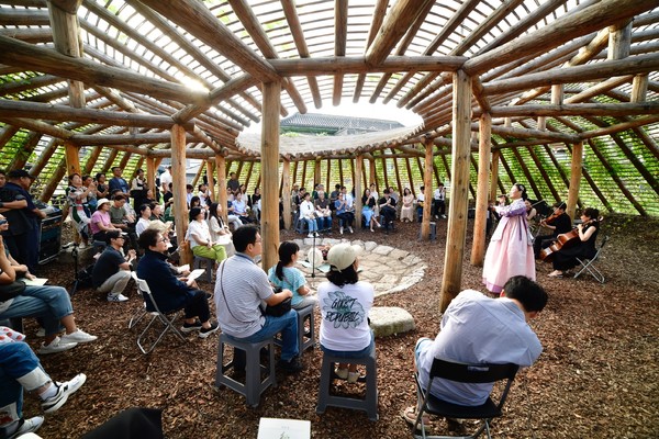 한옥 파빌리온 공연 한옥 한음 (출처=서울시 주택실 한옥건축자산과)