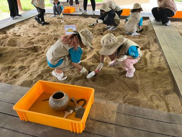 어린이박물관 교육 참여 사진 (출처=한성백제박물관)