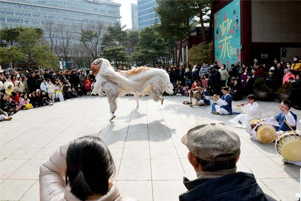 서울역사박물관 '설맞이 한마당'에서 펼쳐진 북청사자놀음 공연(2024) (출처=서울시 문화본부)