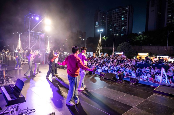 세종문화회관 '누구나 예술로 동행' 2024 동대문구 맥주축제 공연. (사진제공=세종문화회관)