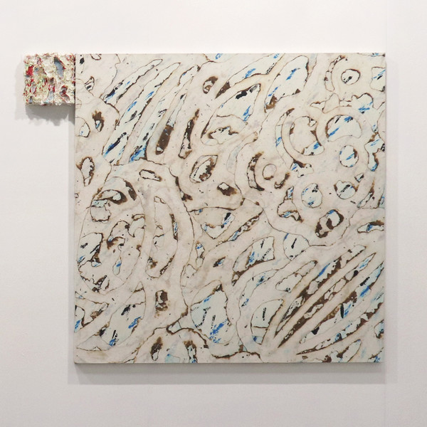 캐스퍼 강, 별234, 2022, 린넨햄프 위 태운 한지, 동양화 분말안료, 잉크, 장지방 해초 한지, 130 x 130 cm. (출처=021갤러리)