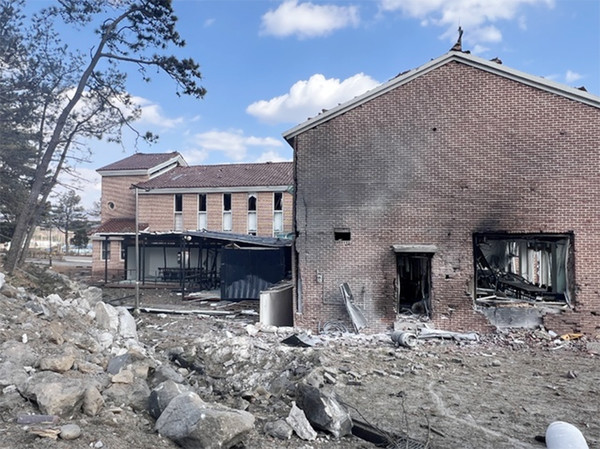 전투기 오폭 피해를 입은 경기도 포천 군종교구 승진성당 외부 모습. (사진출처=군종교구)