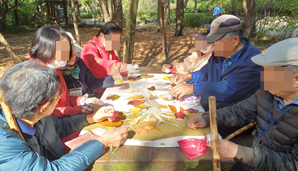 소근육 발달을 위한 프로그램 참여. (출처=서울시 중부공원여가센터)