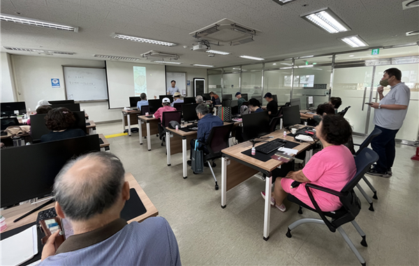 2024년 장애인 정보화 교육 장면. (출처=서울시 데이터센터)