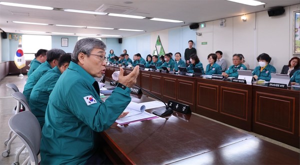 오는 4일 헌법재판소 및 대통령 관저 인근 학교 학생들의 안전을 위해 긴급 확대전략회의를 개최한 서울특별시교육청=사진