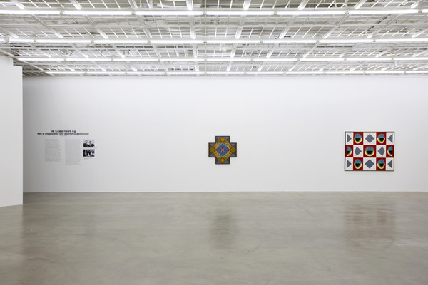 《하종현 5975》 설치 전경. 아트선재센터 제공. 사진: 남서원. © 2025. Art Sonje Center all rights reserved.