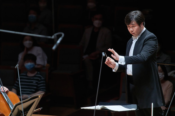 지휘자 지중배. (사진제공=세종문화회관)