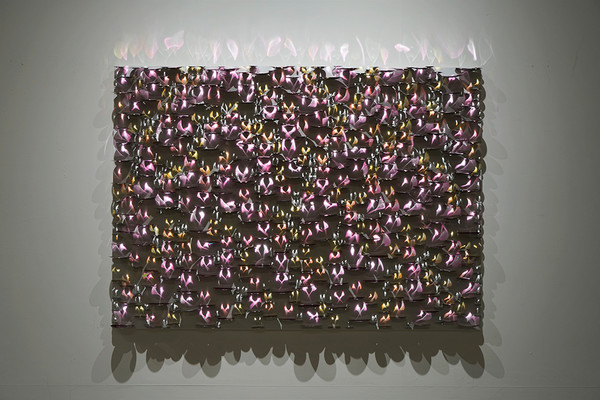 Eternal Flame- Parma Pink, 80 × 112cm, stainless steel on canvas, 2023. (출처=갤러리조은)