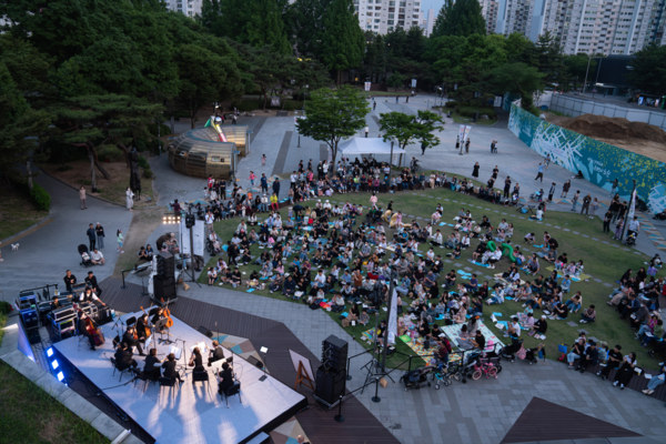 서울시립 북서울미술관 광장에서 개최된 서울시향 뮤지엄 콘서트 모습(2024). (출처=서울시 문화본부)