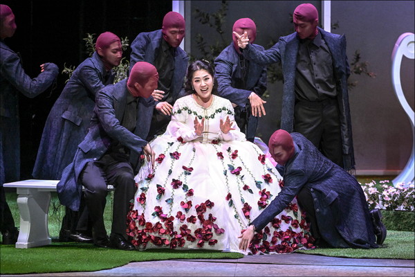 서울시오페라단(단장 박혜진) 샤를 구노(Charles Gounod)의 '파우스트(Faust)' 공연 장면. (사진제공=세종문화회관)